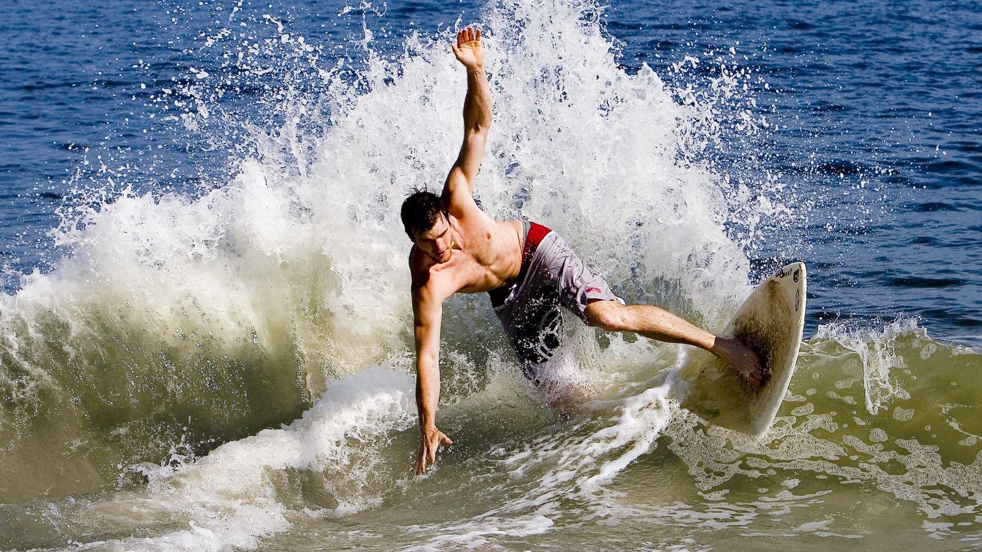 开云体育APP下载-高卢雄鸡的绝地反击，2026世界杯半决赛，法国逆转喀麦隆，苏亚雷斯闪耀全场